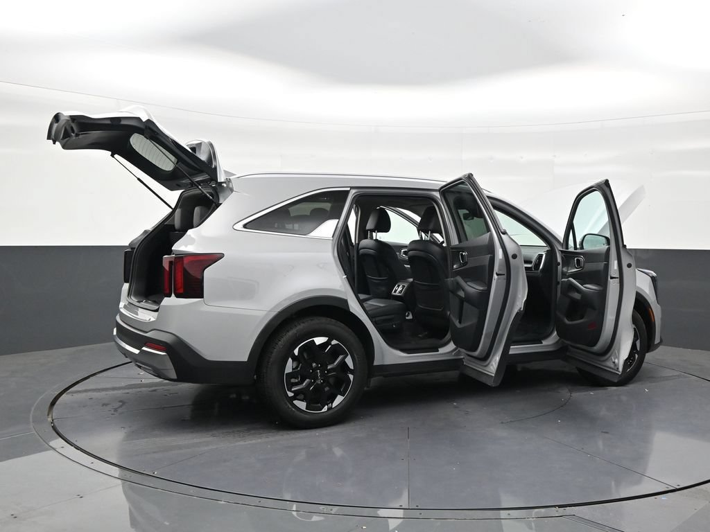 Used 2025 Kia Sorento S w/ Panoramic Sunroof Package FWD image 28