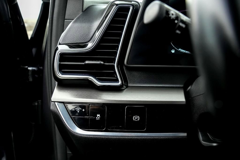 Used 2023 Kia Sportage EX image 23