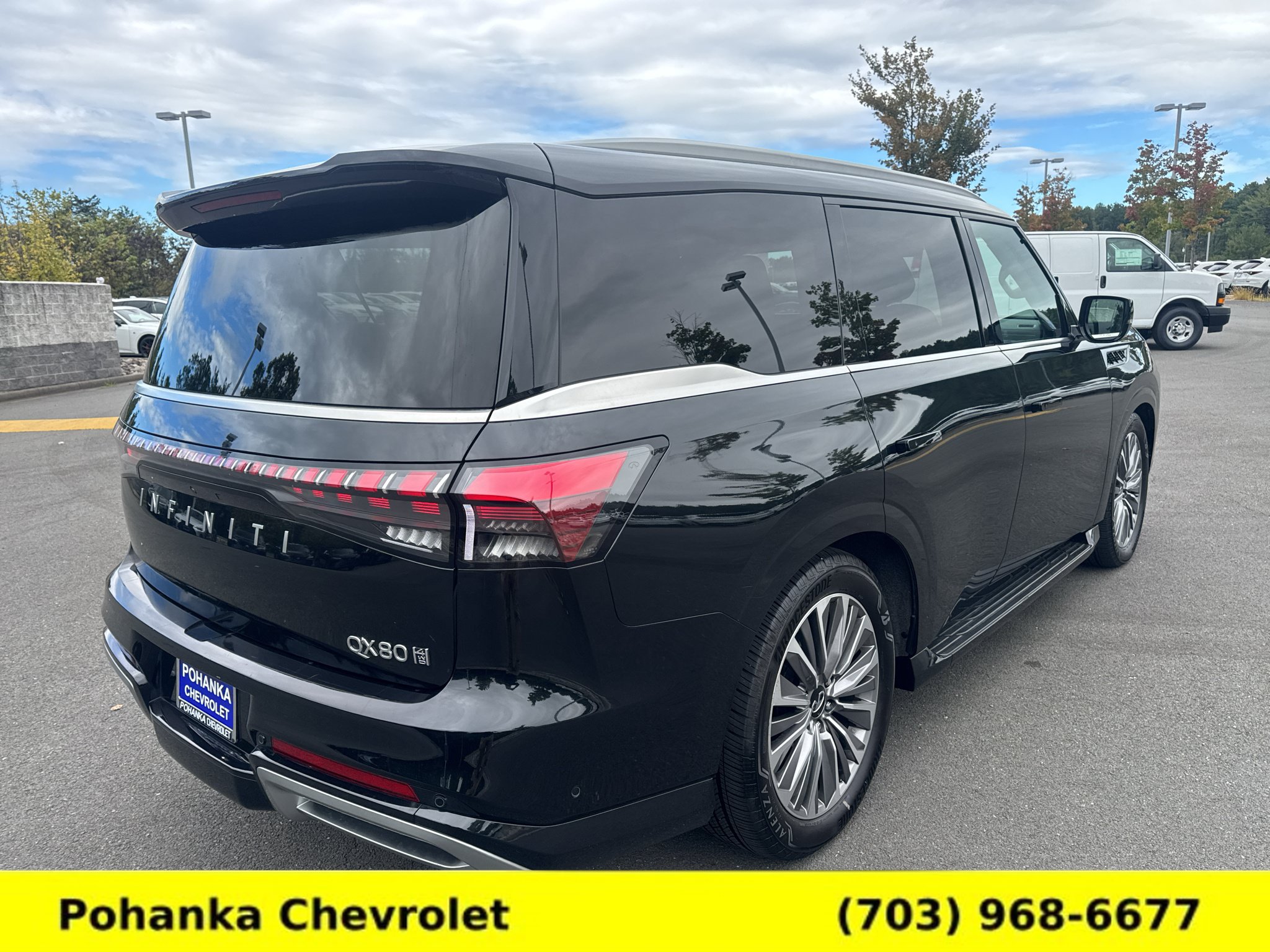 Used 2025 INFINITI QX80 Sensory AWD/4WD image 7