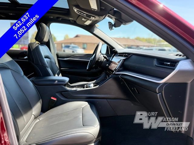 Used 2026 Jeep Grand Cherokee Limited w/ Limited Altitude Package AWD/4WD image 22