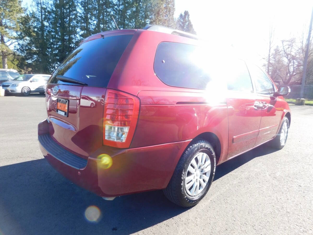 Used 2012 Kia Sedona LX image 2