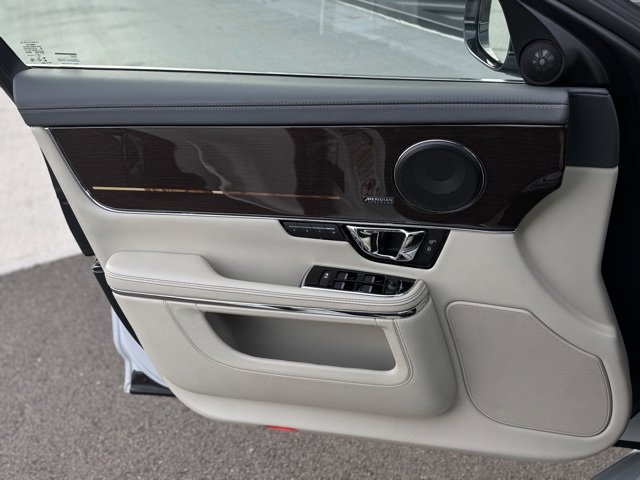 Used 2019 Jaguar XJ L Supercharged image 13