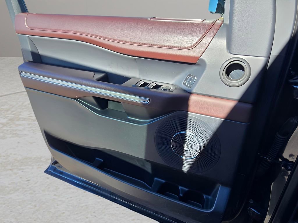 Used 2024 Ford Expedition Max Limited image 17