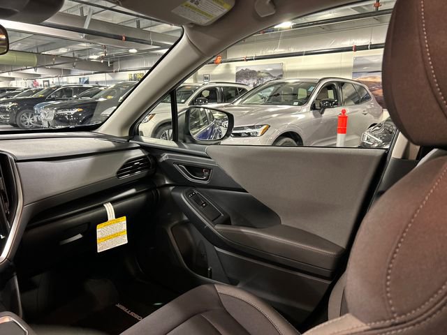 Used 2025 Subaru Crosstrek 2.0i Premium image 23