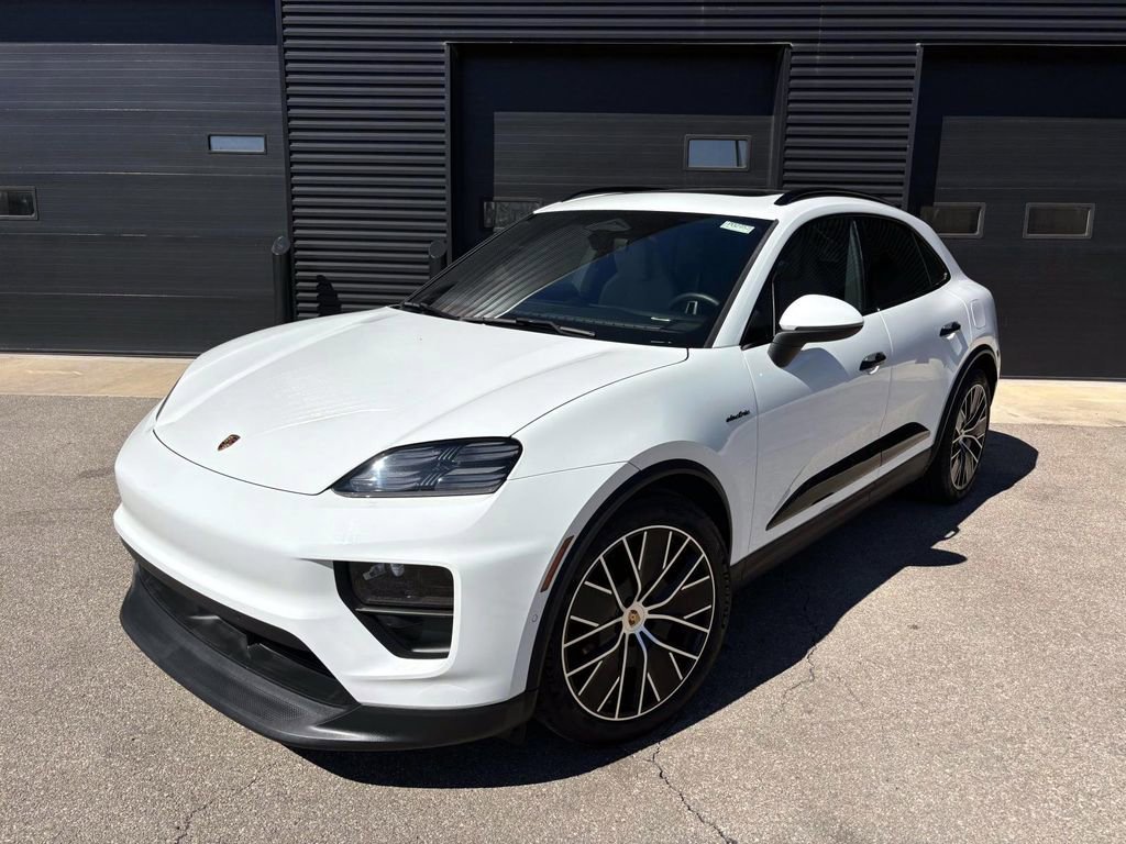 Used 2024 Porsche Macan 4 Electric image 6
