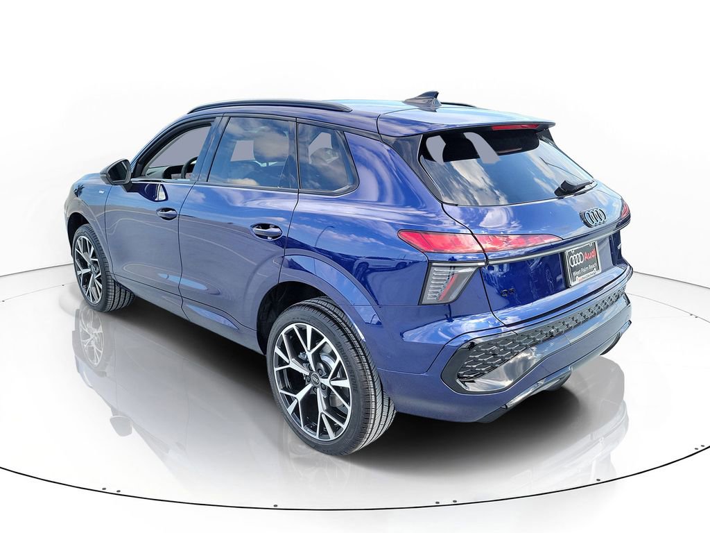 New 2026 Audi Q3 quattro 2.0T AWD/4WD image 3