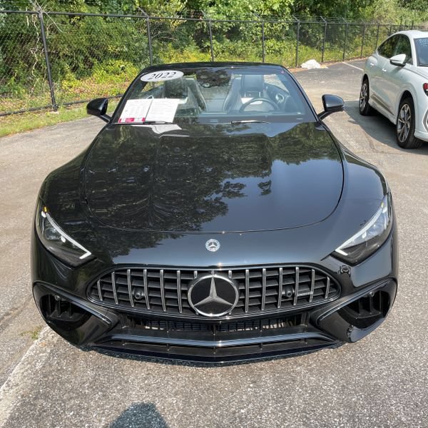 Used 2022 Mercedes-Benz SL 63 AMG 4MATIC w/ Driver Assistance Package image 11