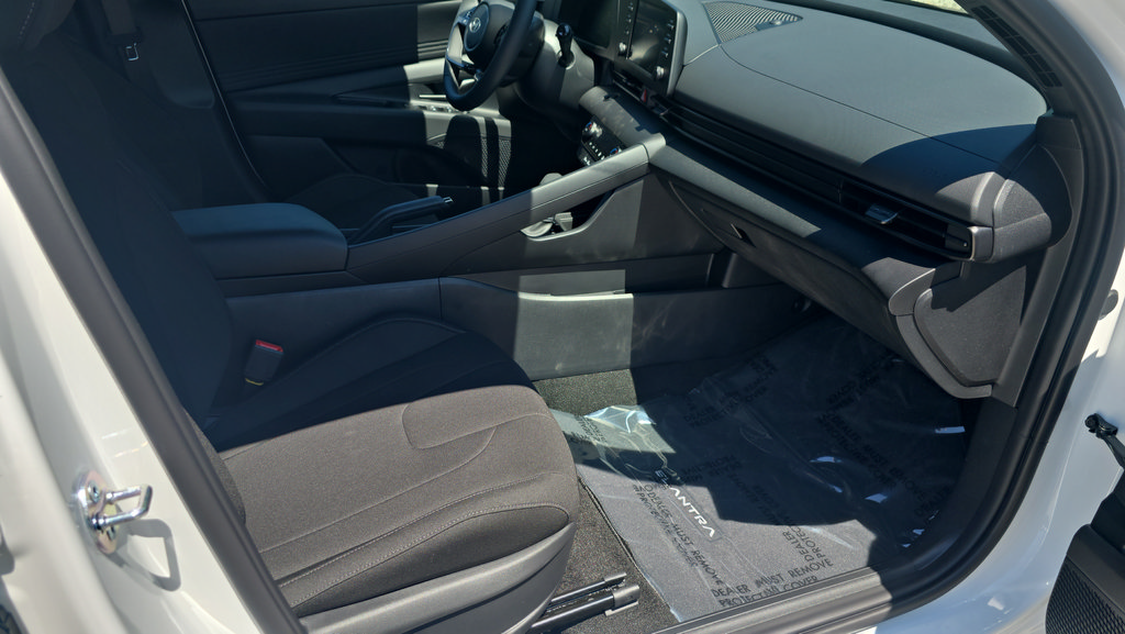 New 2026 Hyundai Elantra Sport FWD image 13
