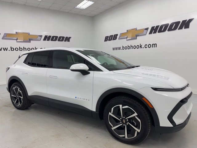 New 2026 Chevrolet Equinox EV LT image 3