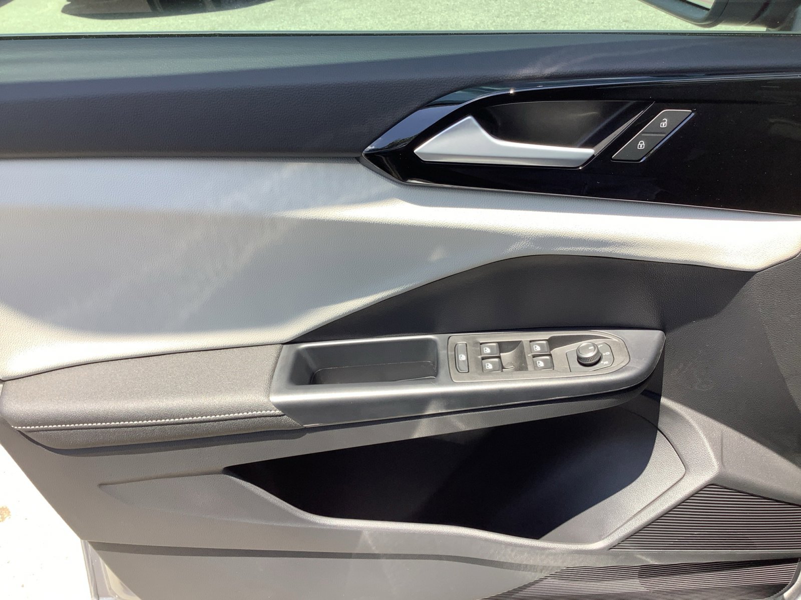 New 2026 Volkswagen Taos S image 27