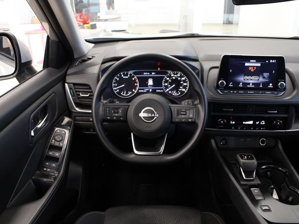 Used 2024 Nissan Rogue SV FWD image 19