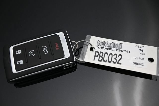 Used 2026 Jeep Grand Cherokee Limited w/ Luxury Tech Group II AWD/4WD image 46