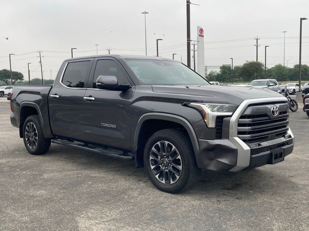 Used 2025 Toyota Tundra Limited AWD/4WD image 3