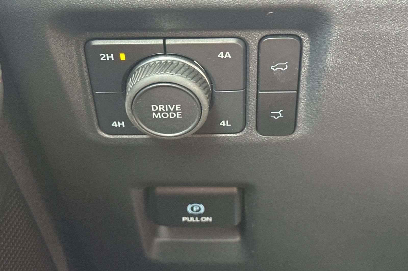 Used 2025 Ford Expedition Active AWD/4WD image 38