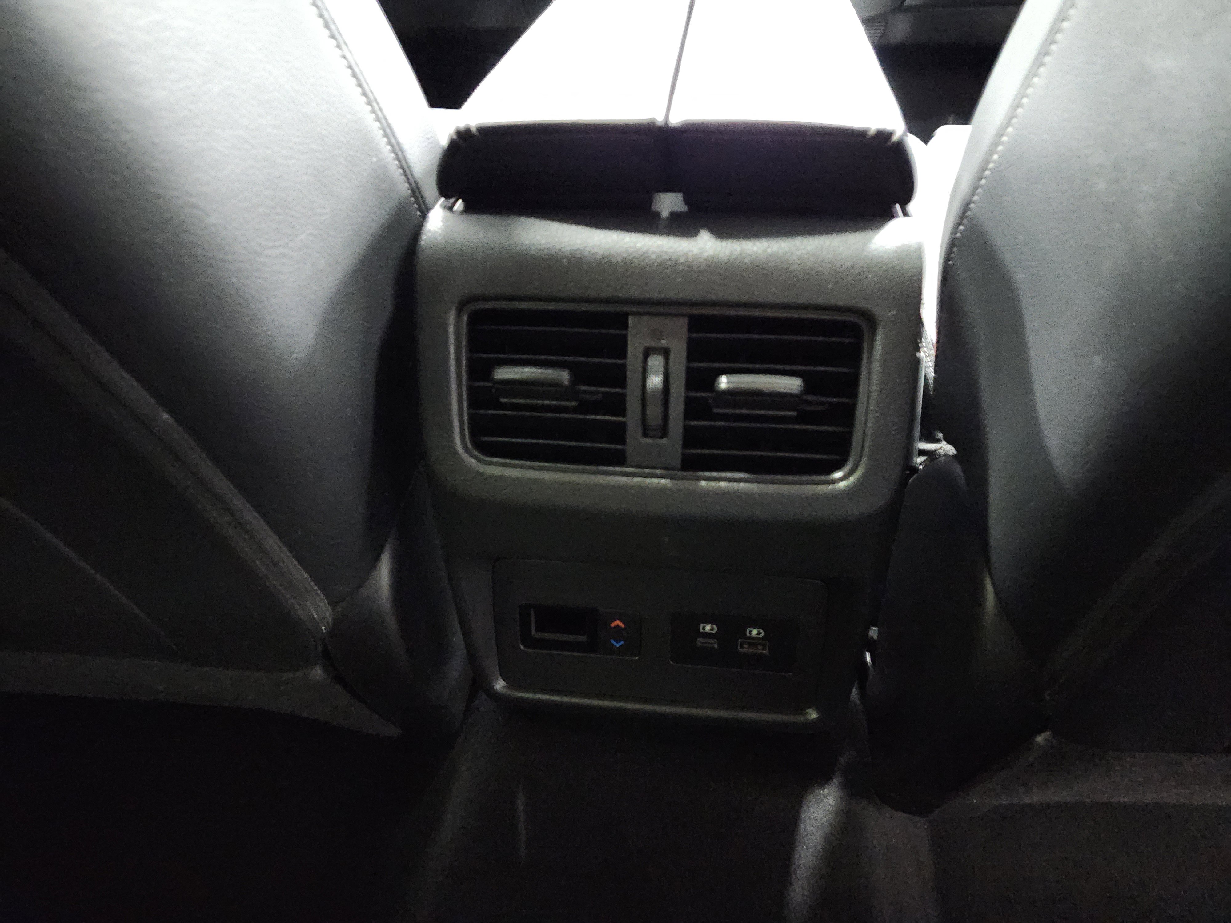 Used 2023 Nissan Rogue SL w/ SL Premium Package image 24