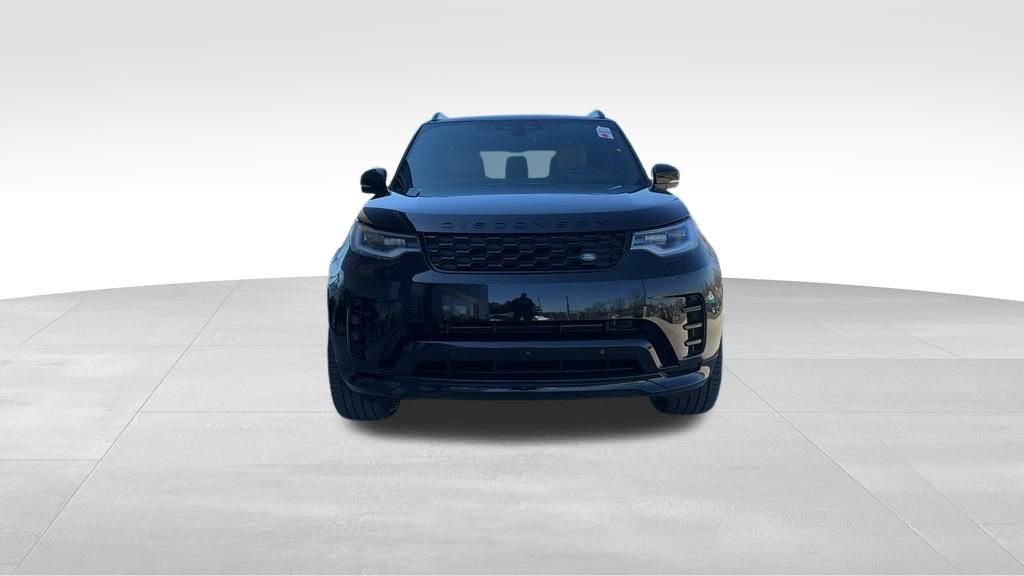 New 2024 Land Rover Discovery Dynamic SE image 2