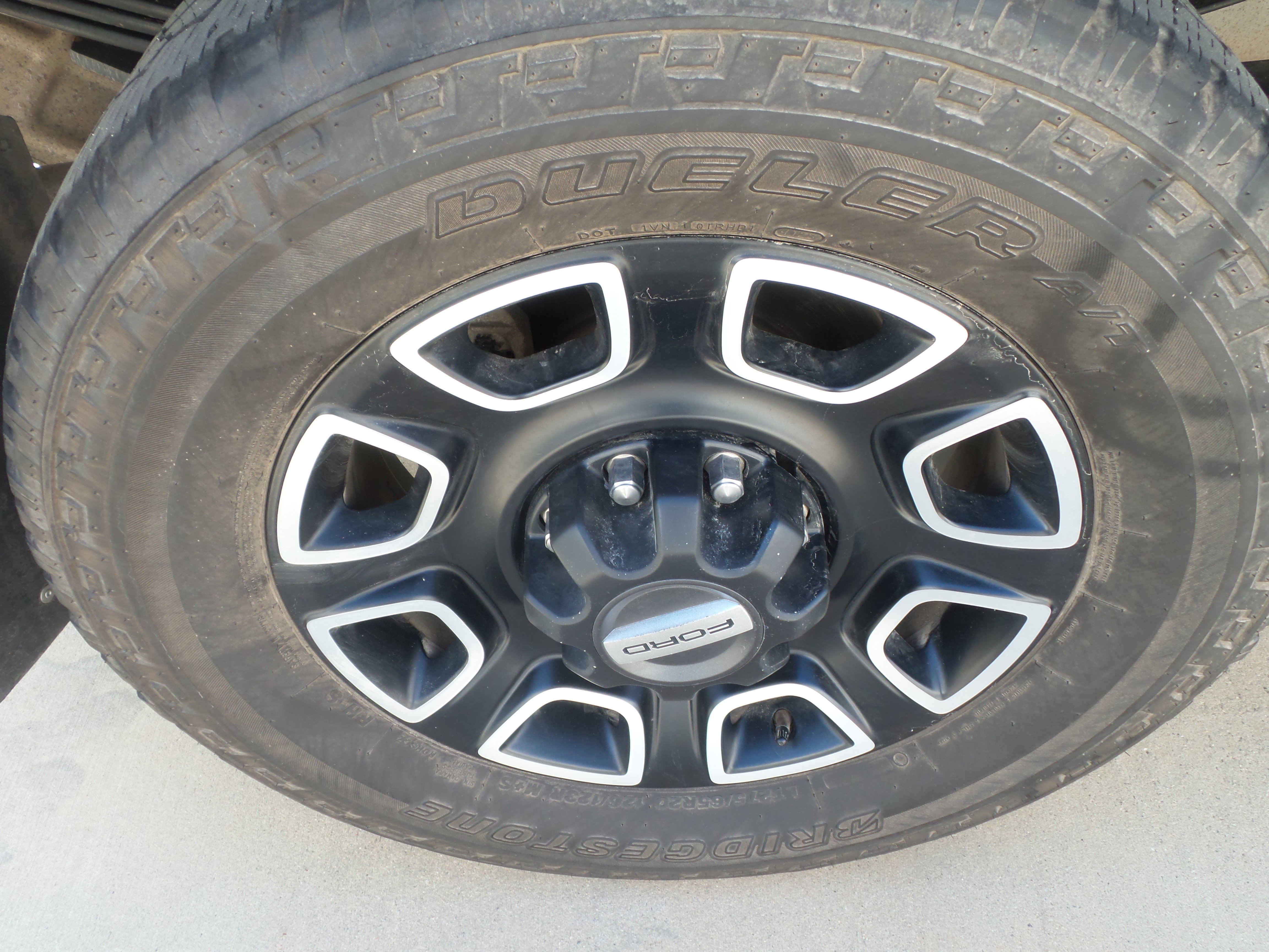 Used 2024 Ford F350 Platinum w/ FX4 Off-Road Package image 21