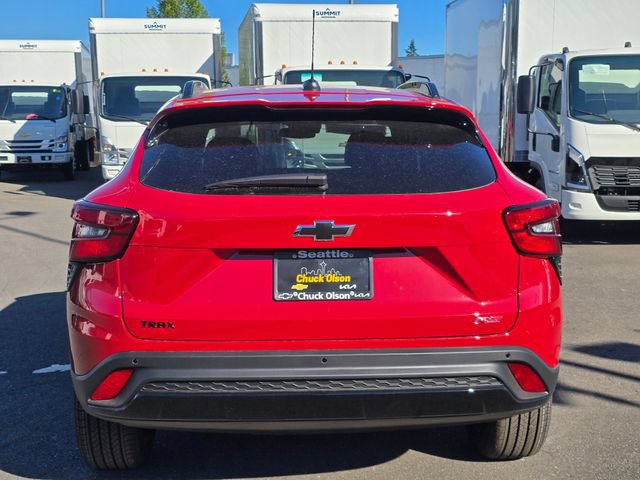 New 2026 Chevrolet Trax RS w/ Sunroof Package FWD image 4