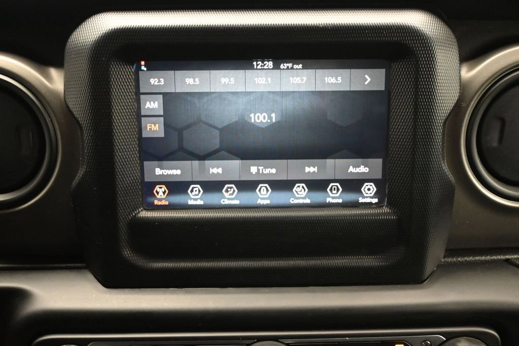 Used 2022 Jeep Gladiator Mojave AWD/4WD image 19