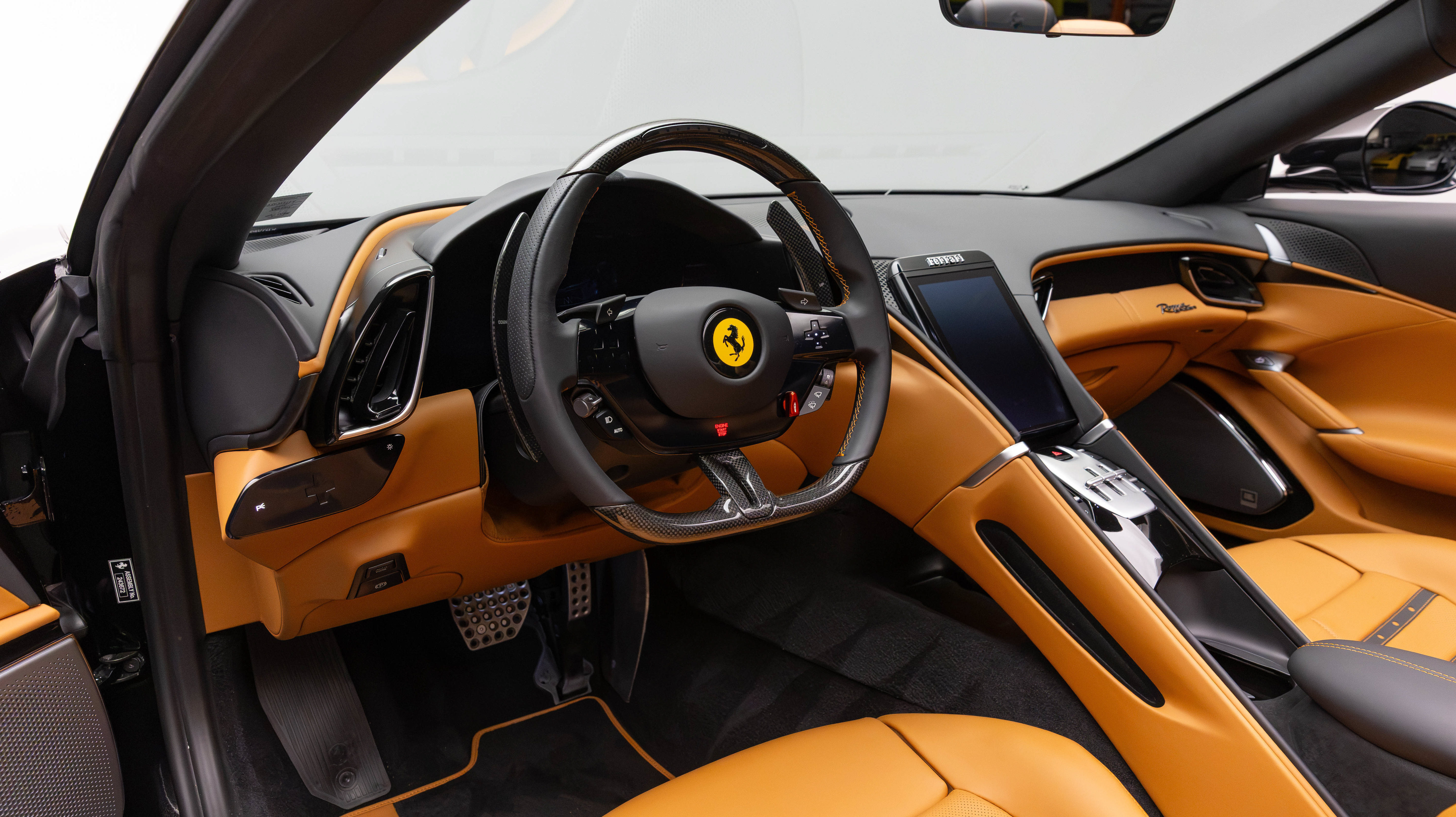 Certified 2025 Ferrari Roma Spider RWD image 4
