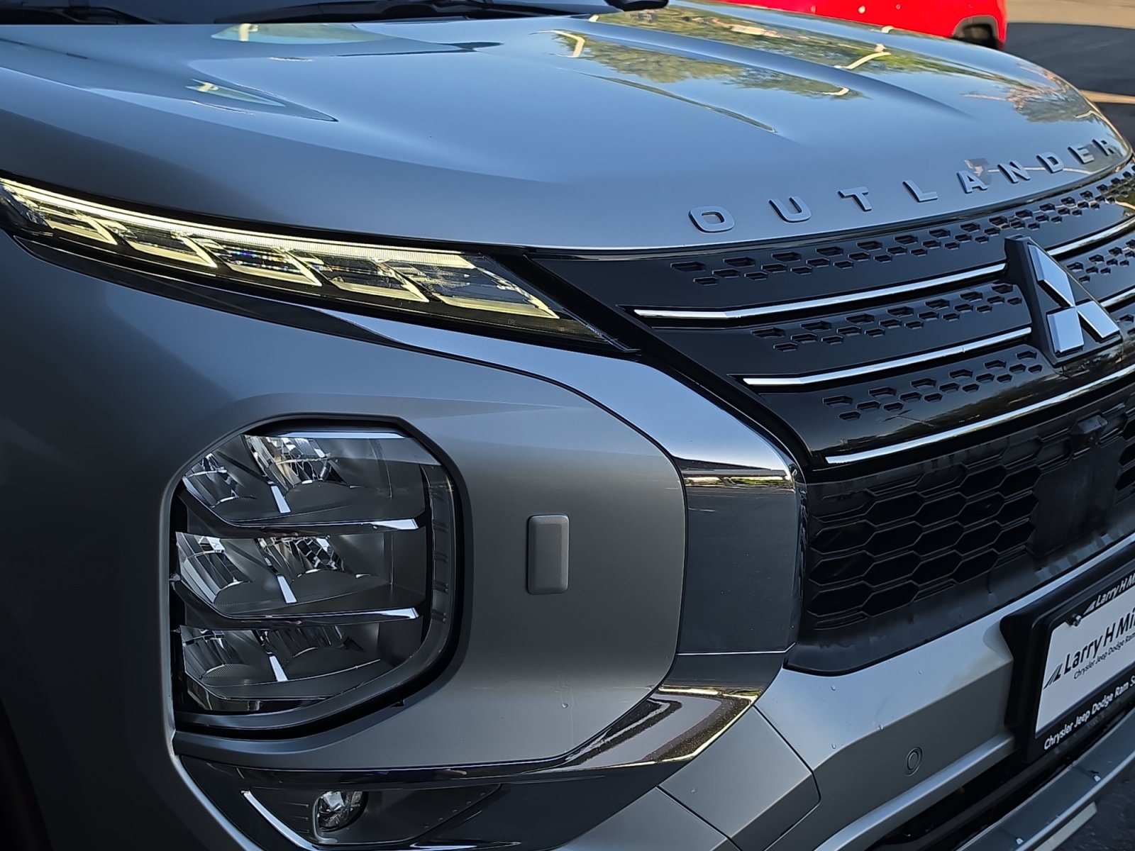 Used 2024 Mitsubishi Outlander 4WD Plug-In Hybrid image 9