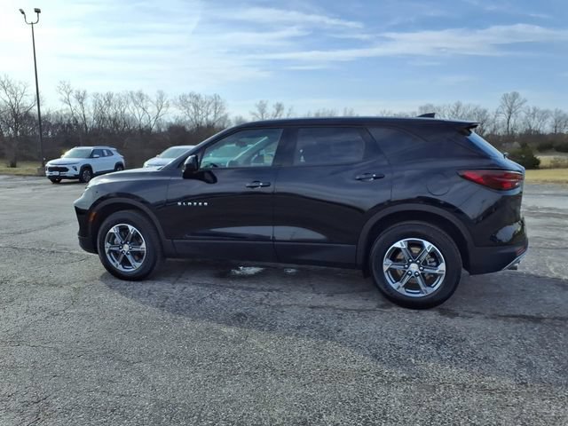 Used 2025 Chevrolet Blazer LT FWD image 31