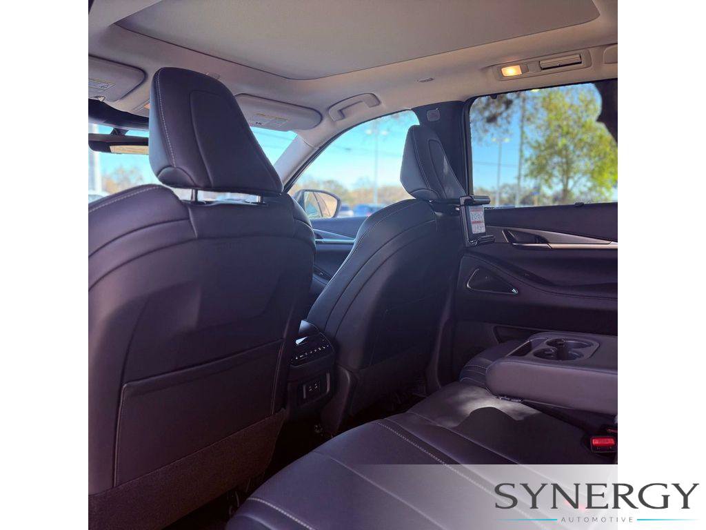 Certified 2026 INFINITI QX60 Luxe w/ Family Package AWD/4WD image 30