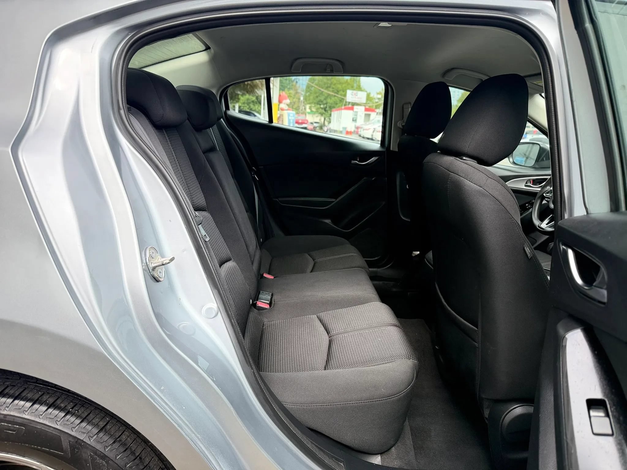Used 2018 MAZDA MAZDA3 Sport w/ Preferred Equipment Package FWD image 29
