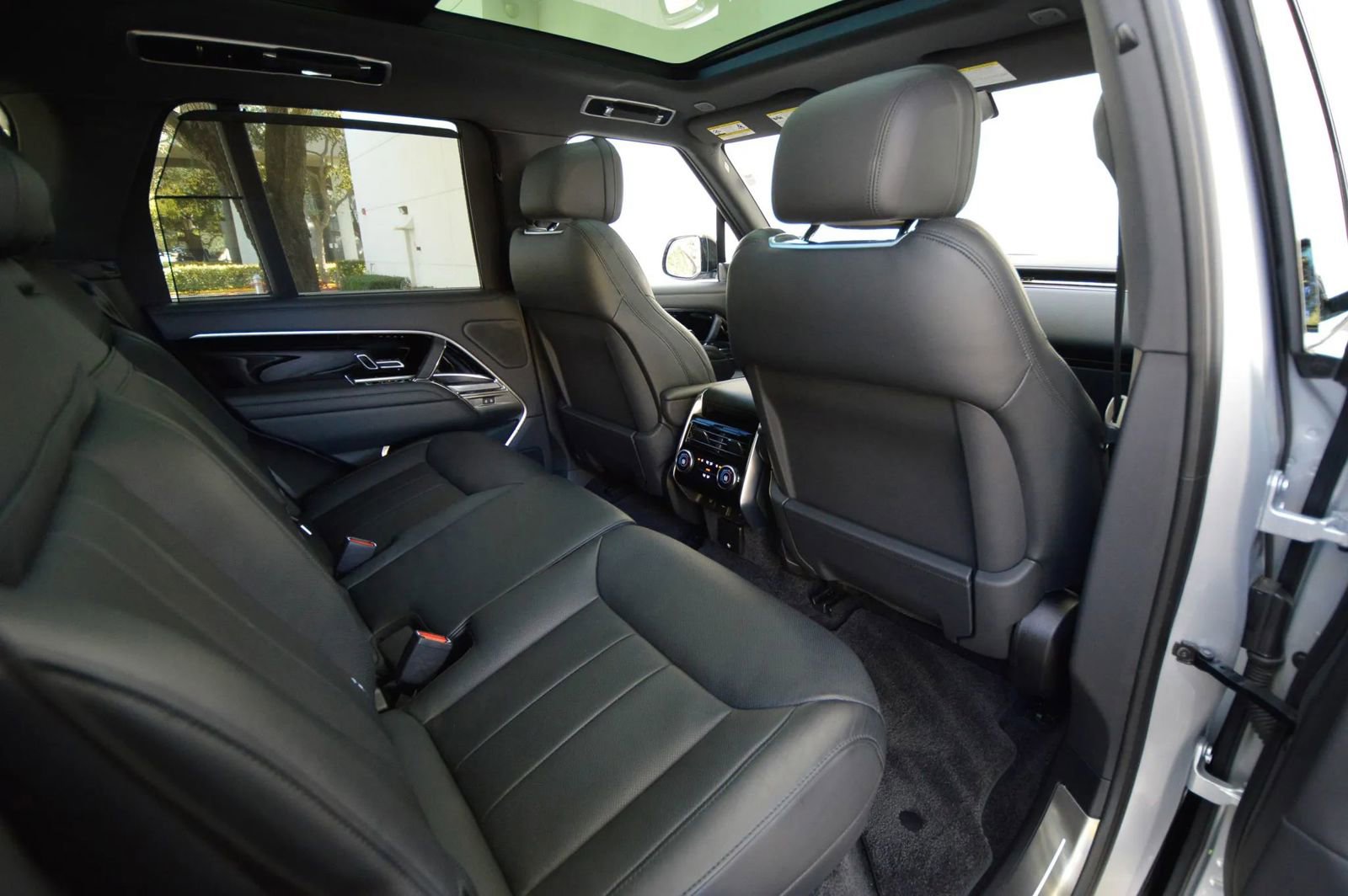 Used 2023 Land Rover Range Rover Autobiography AWD/4WD image 58