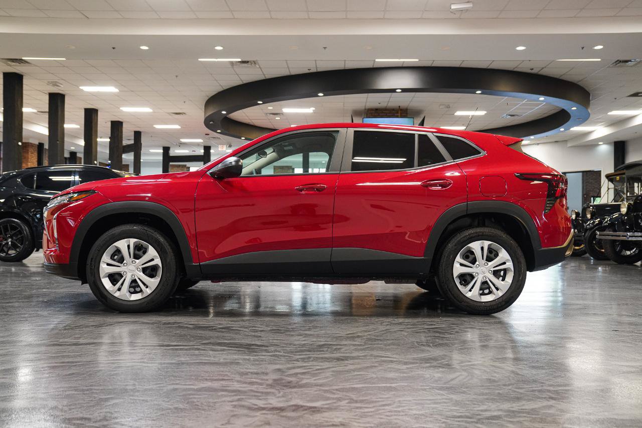 Used 2026 Chevrolet Trax LS FWD image 6
