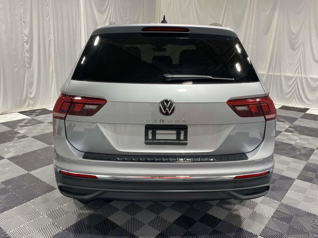 Used 2023 Volkswagen Tiguan SE image 3
