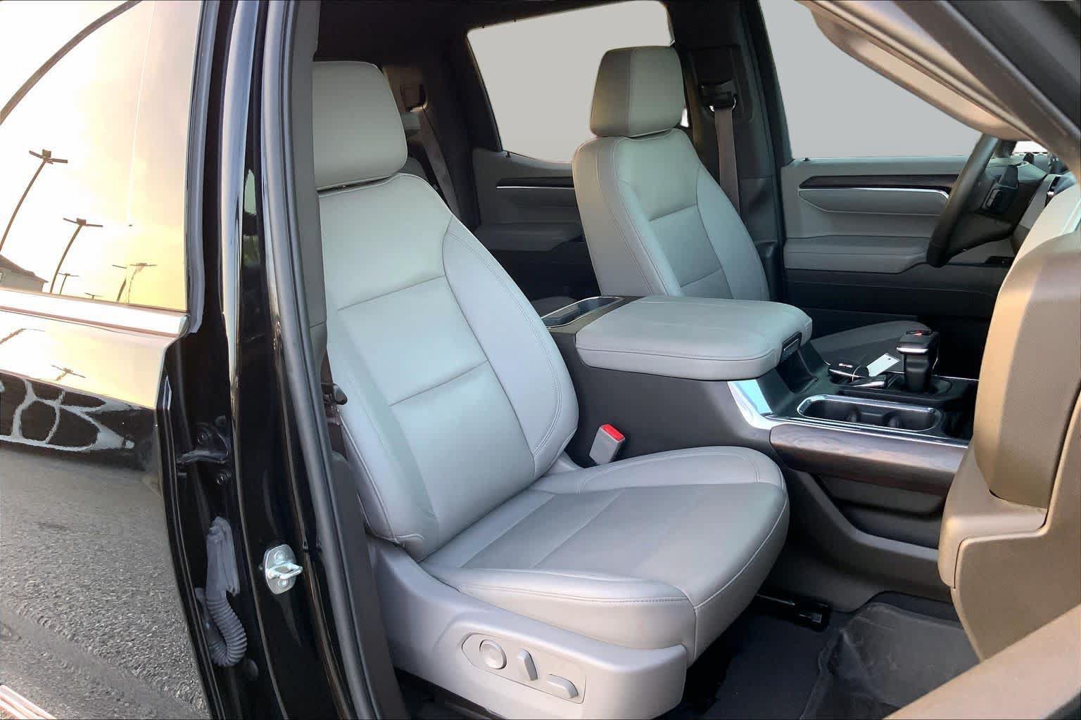 Used 2023 GMC Sierra 1500 SLT w/ SLT Premium Package AWD/4WD image 9