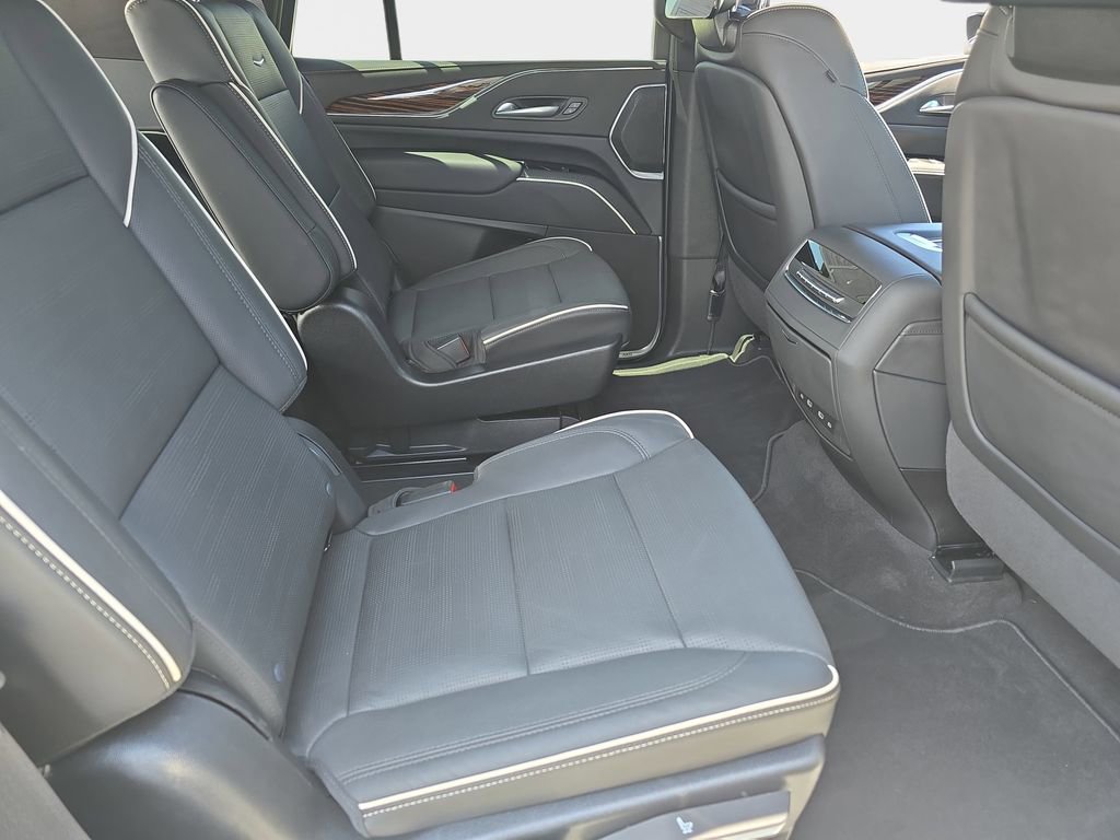 Used 2024 Cadillac Escalade Premium Luxury RWD image 13