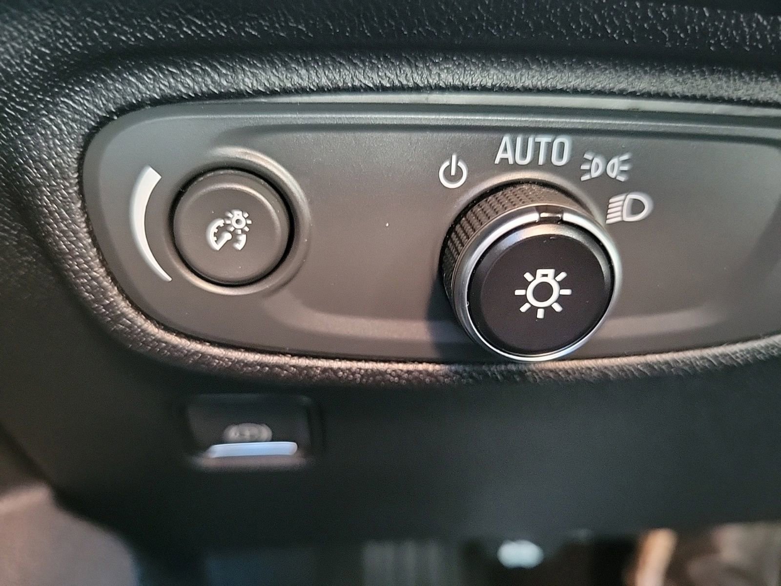 Used 2019 GMC Terrain SLE w/ Driver Convenience Package FWD image 21