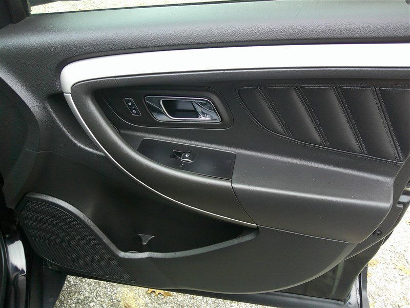 Used 2018 Ford Taurus SEL FWD image 20