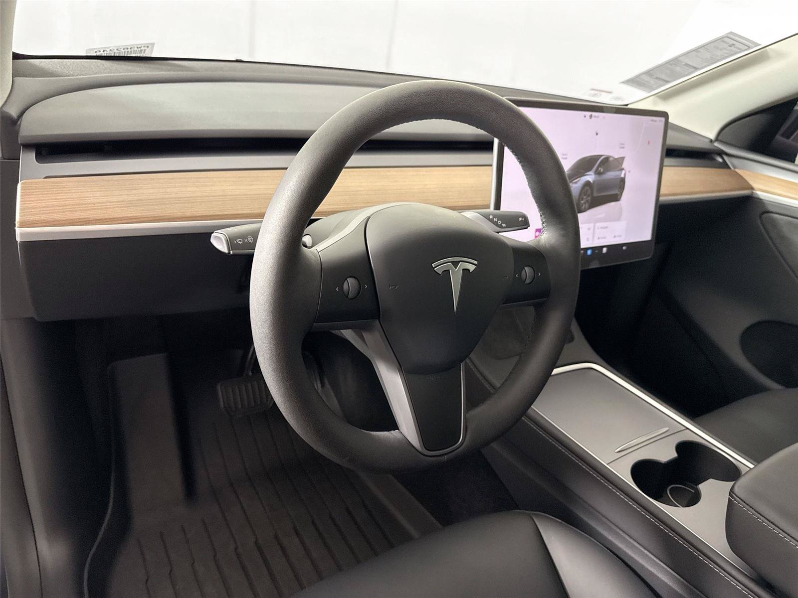 Used 2025 Tesla Model Y Long Range AWD/4WD image 4