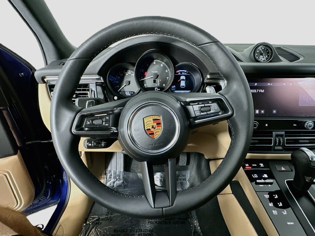 Certified 2026 Porsche Macan AWD/4WD image 12