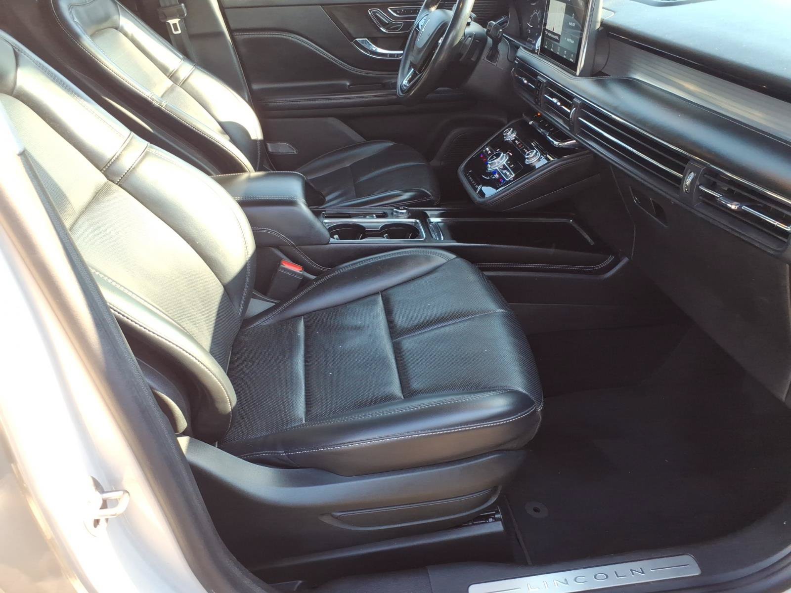 Used 2022 Lincoln Corsair AWD w/ Premium Package image 8