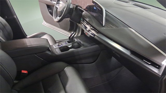 Used 2025 Cadillac XT4 Premium Luxury image 14