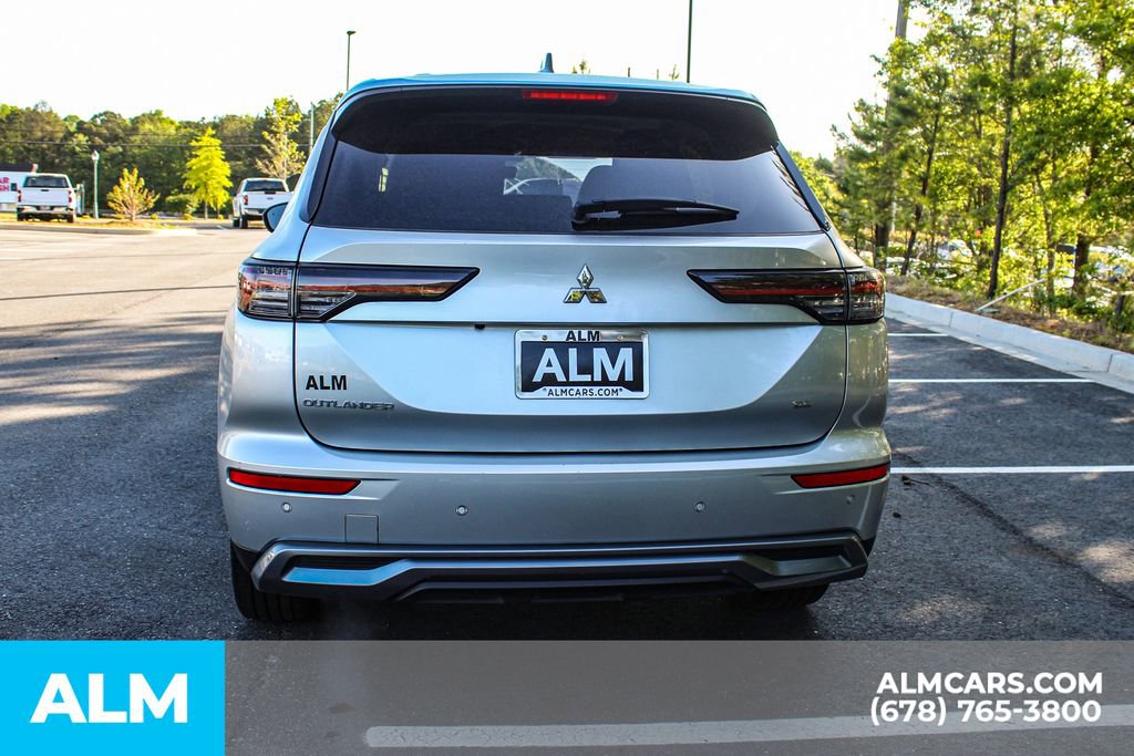 Used 2025 Mitsubishi Outlander SE image 11