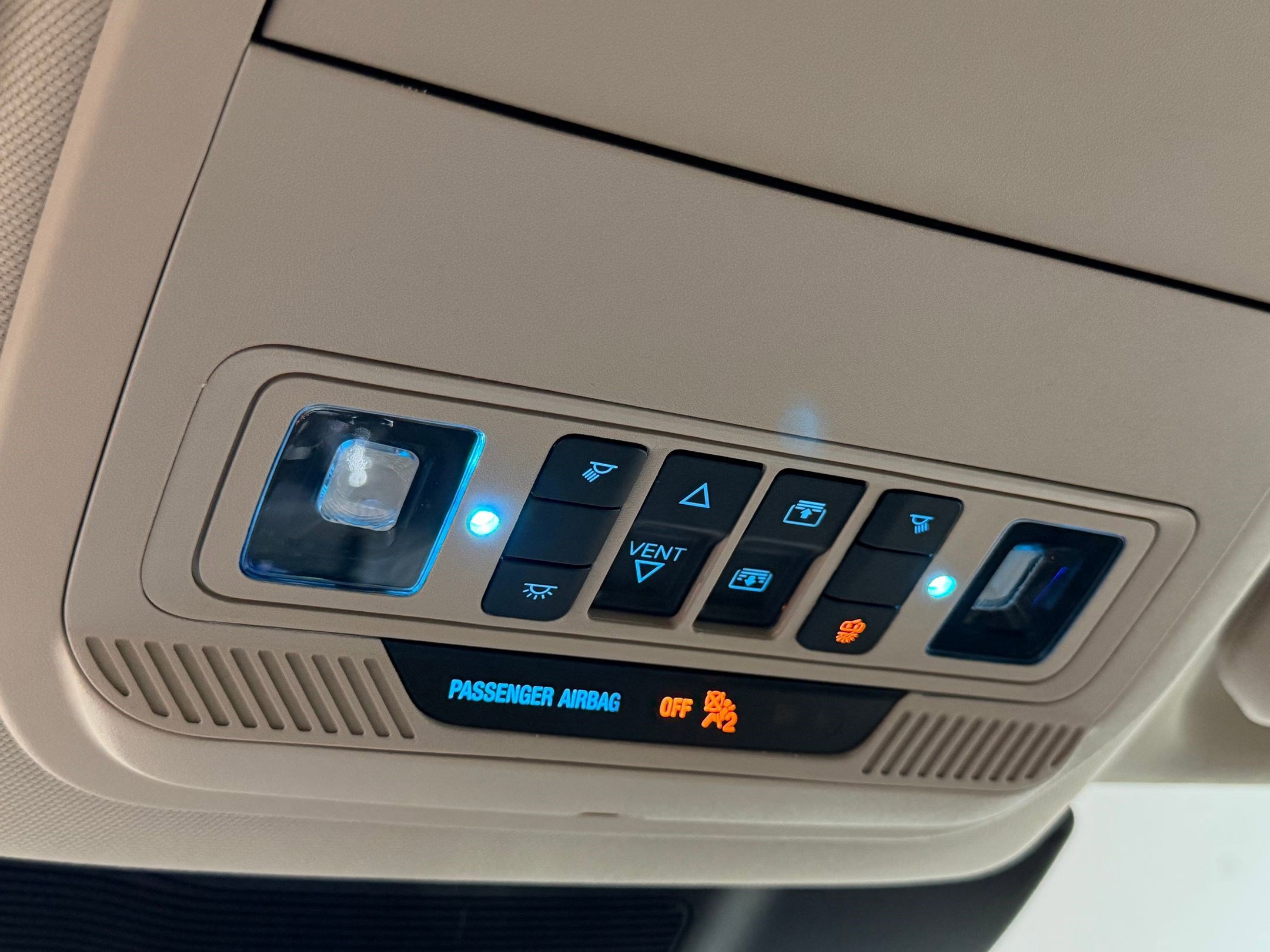 Used 2020 Ford Explorer Platinum w/ Premium Technology Package AWD/4WD image 32