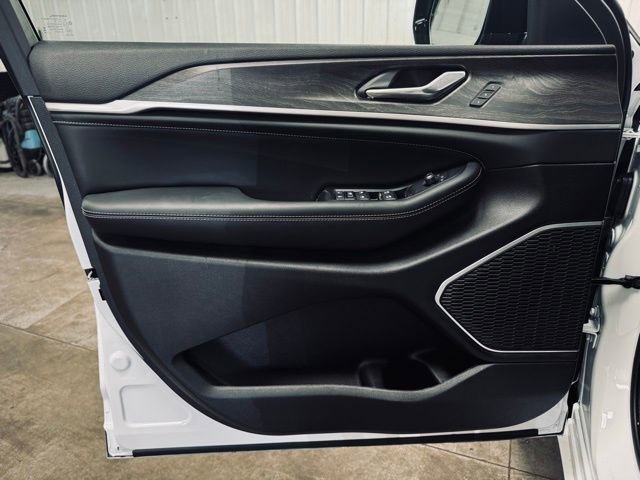 New 2026 Jeep Grand Cherokee L Limited image 14