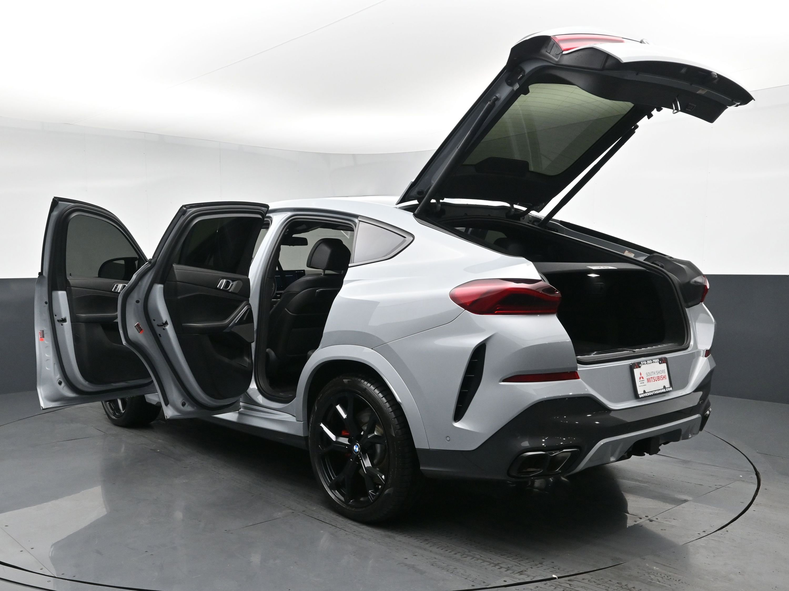 Used 2024 BMW X6 M60i w/ M Sport Professional Package image 31