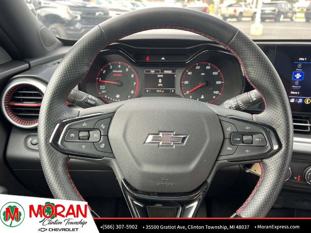 Certified 2025 Chevrolet Trax RS w/ Driver Confidence Package FWD image 19