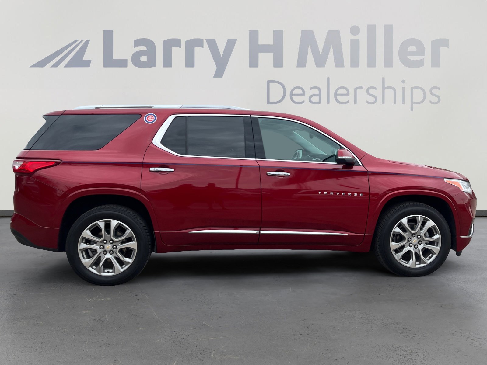 Used 2021 Chevrolet Traverse Premier w/ LPO, Cargo Package image 6