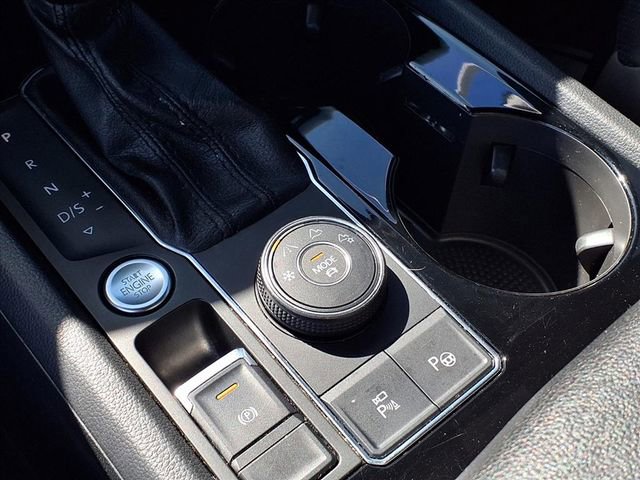 Used 2020 Volkswagen Atlas Cross Sport SEL Premium image 11