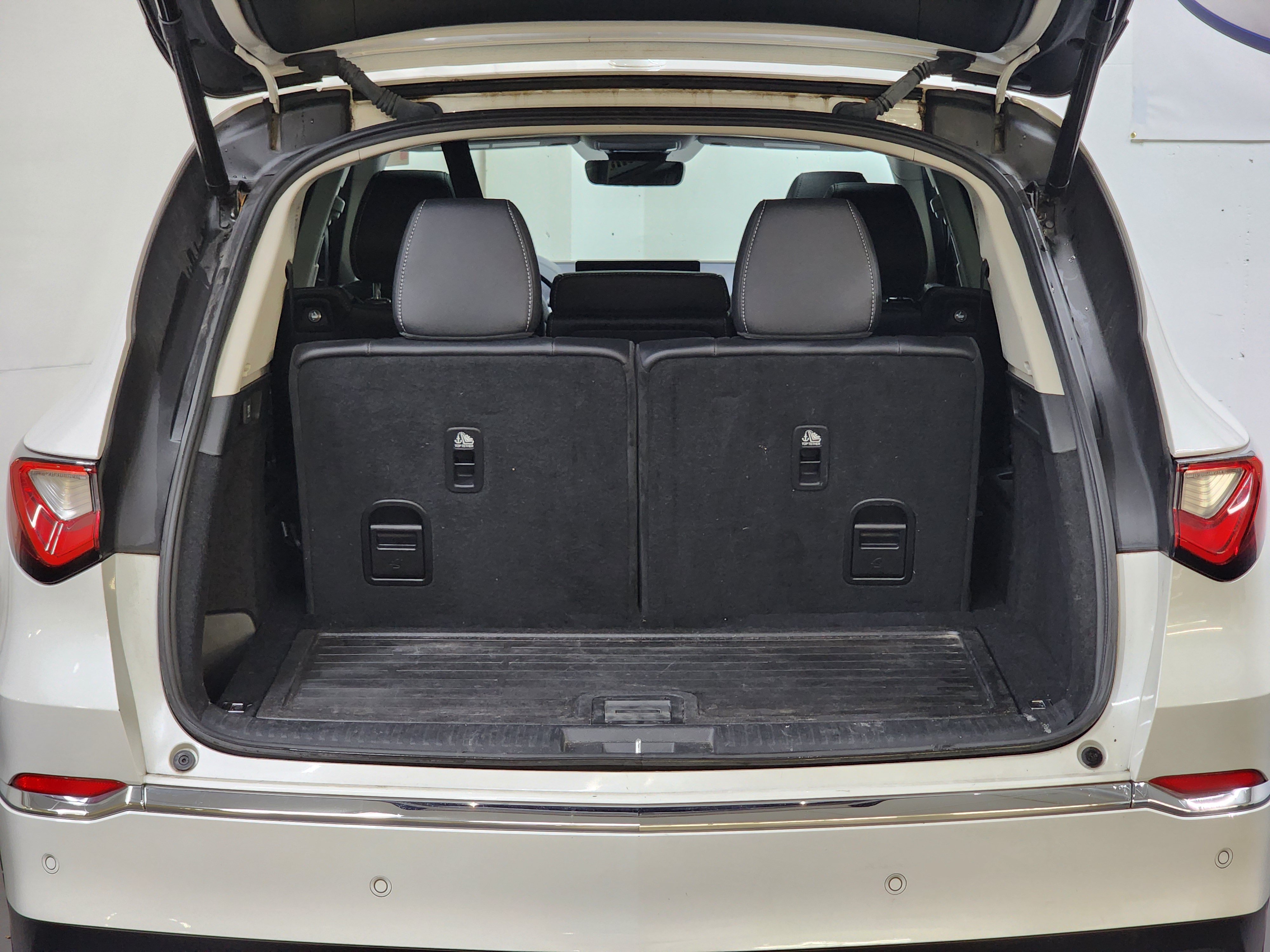 Certified 2023 Acura MDX w/ Technology Package AWD/4WD image 9