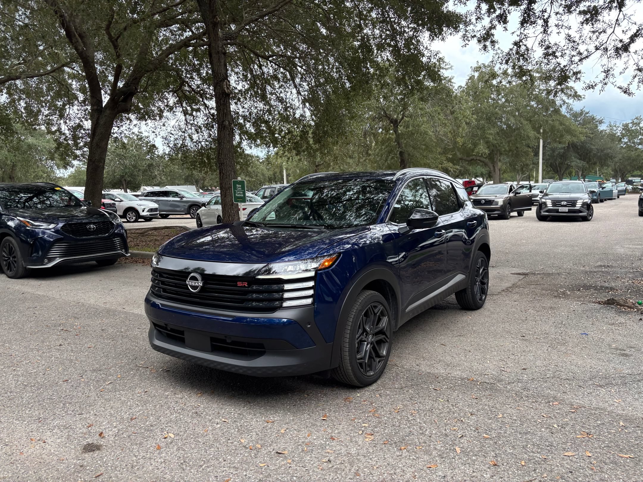 Used 2026 Nissan Kicks SR FWD image 9