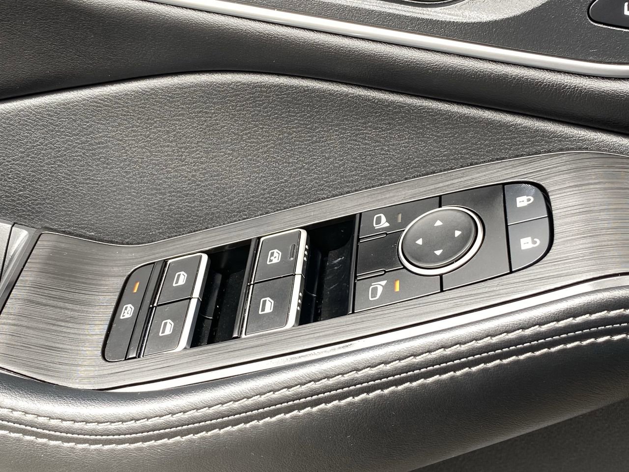Certified 2024 Nissan Rogue Platinum FWD image 29