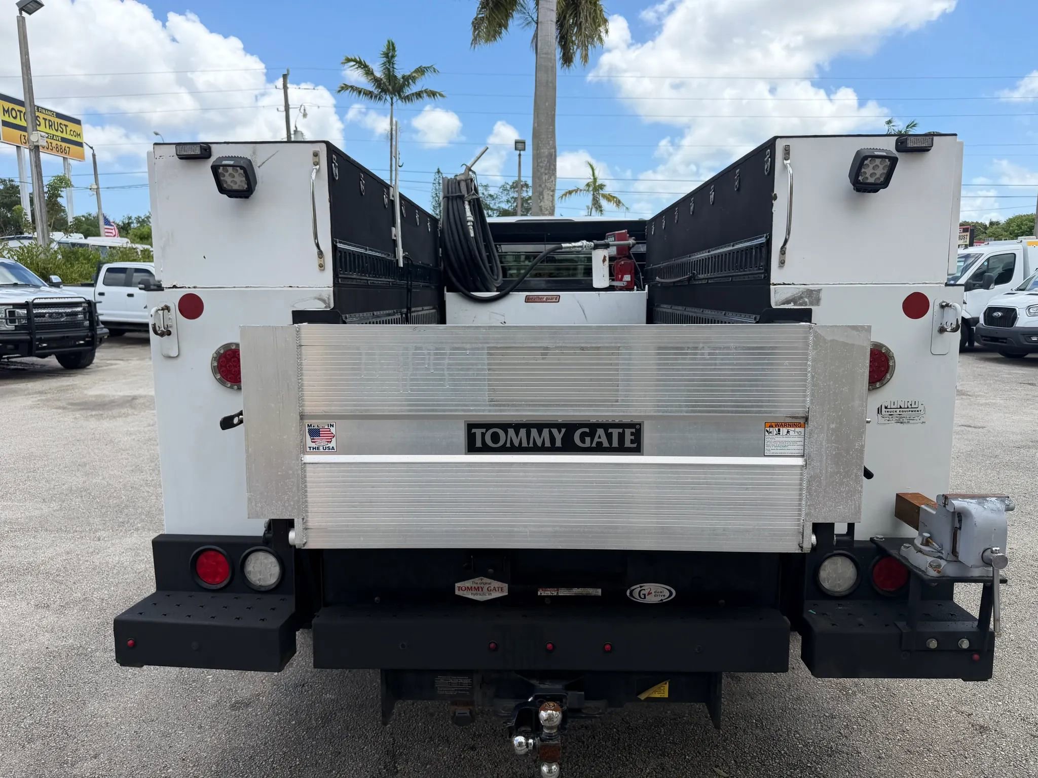Used 2019 Ford F450 4x4 Crew Cab XL w/ Power Equipment Group image 9